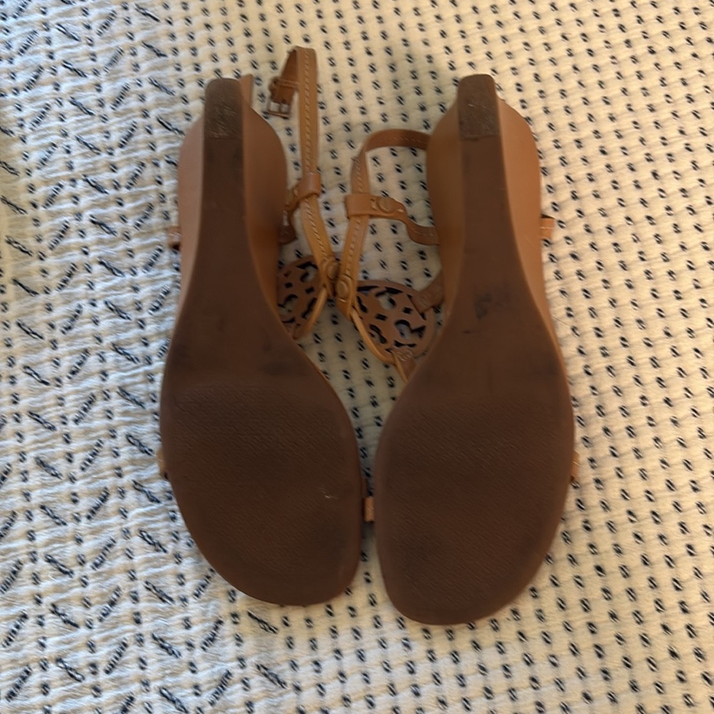 Tory Burch Tan Sandals with Signature Medallion - Picture 6 of 6